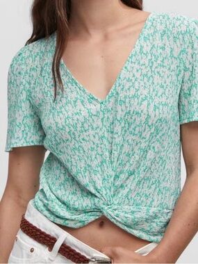 Mango Mint Speckled Twist-Front V-Neck Crop Top
